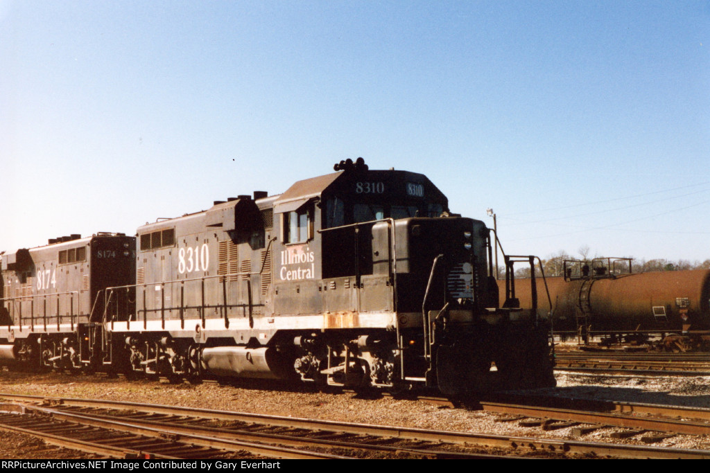 IC GP10 #8310 - Illinois Central